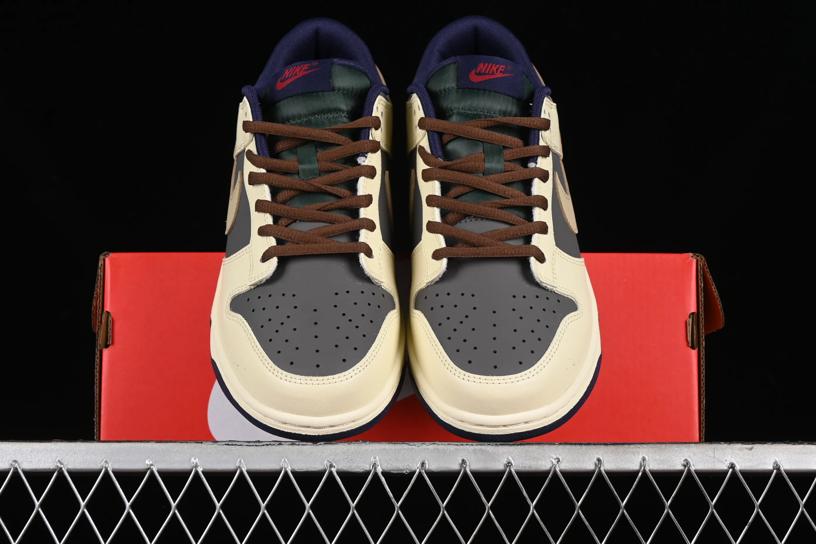 All Categories Nk SB Dunk Series Nk SB Dunk Low Low-top sneakers Nk Dunk Low Ami Khaki Chestnut Heart SB low-top casual sneakers FV8106-361